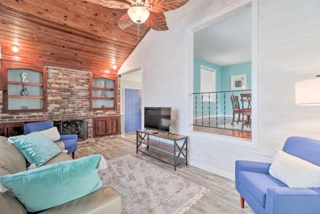Pool Home Sleeps 6 With Large Fenced Yard แจ็กสันวิลล์ ภายนอก รูปภาพ