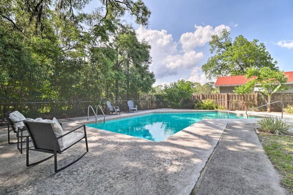 Pool Home Sleeps 6 With Large Fenced Yard แจ็กสันวิลล์ ภายนอก รูปภาพ